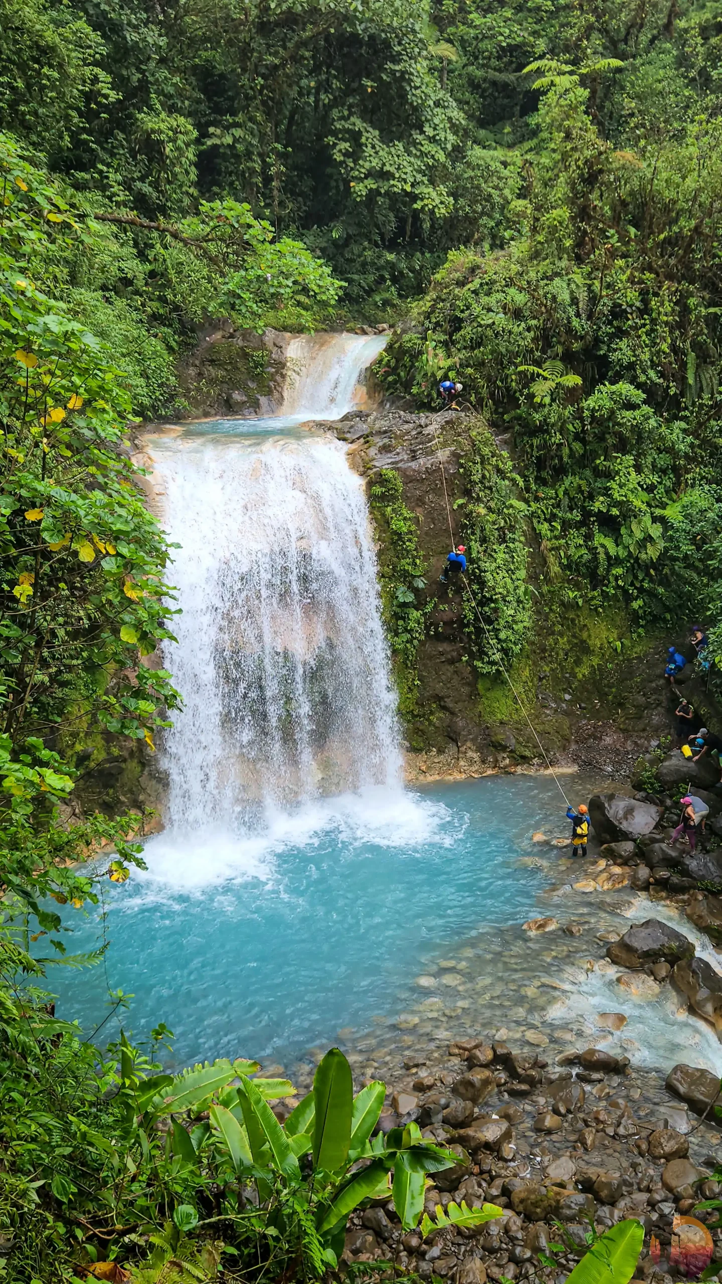 Gata Media canyoning rappel, Bajos del Toro