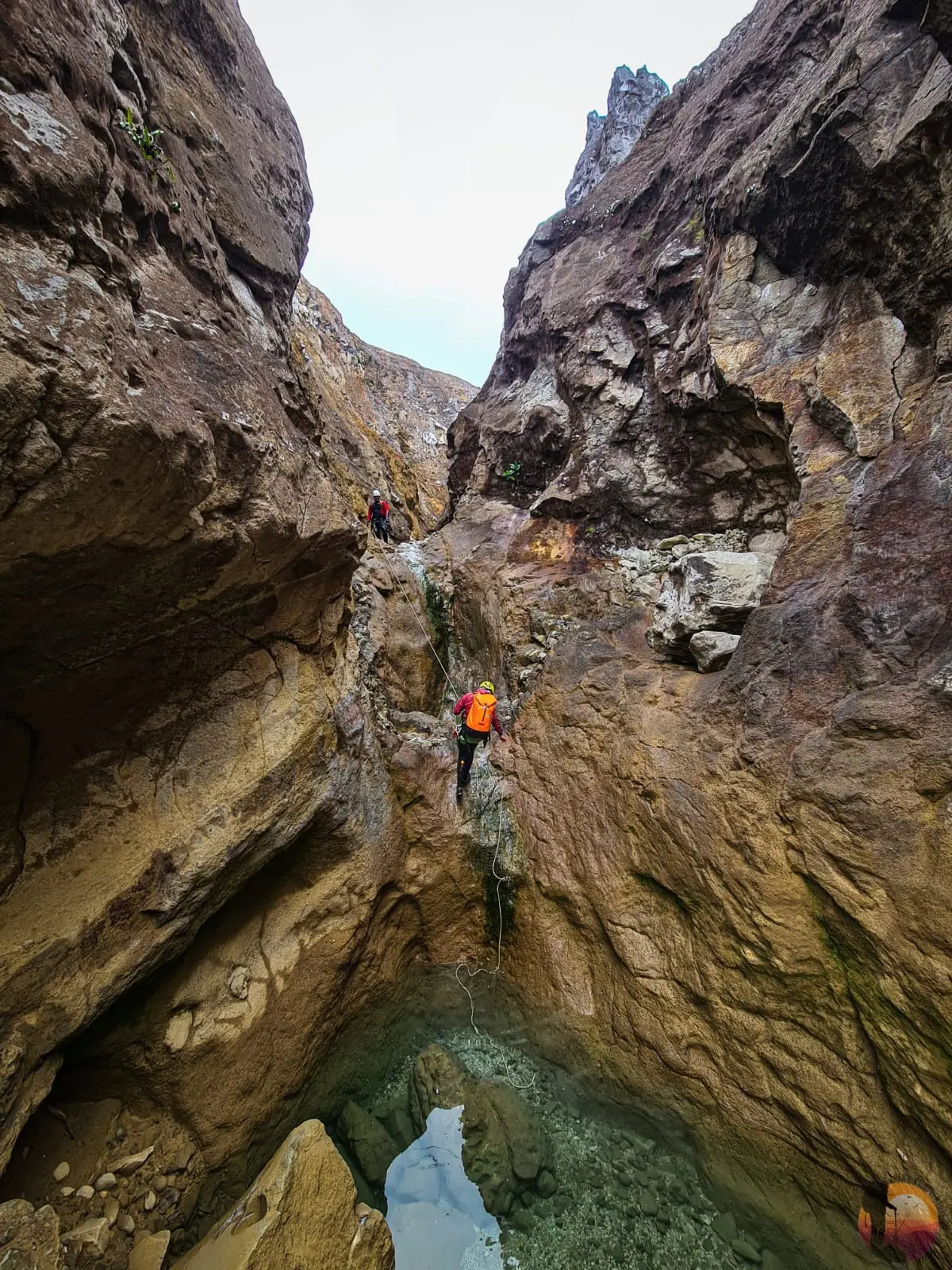 Mordor Canyon canyoning rappel, Bajos del Toro